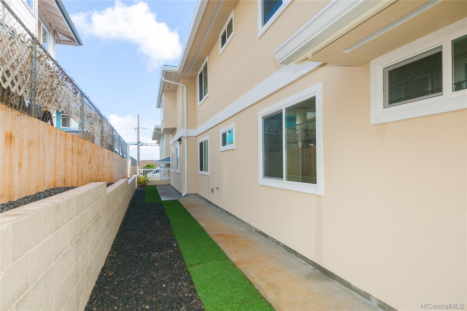 920 19TH Avenue #A, Honolulu, HI 96816