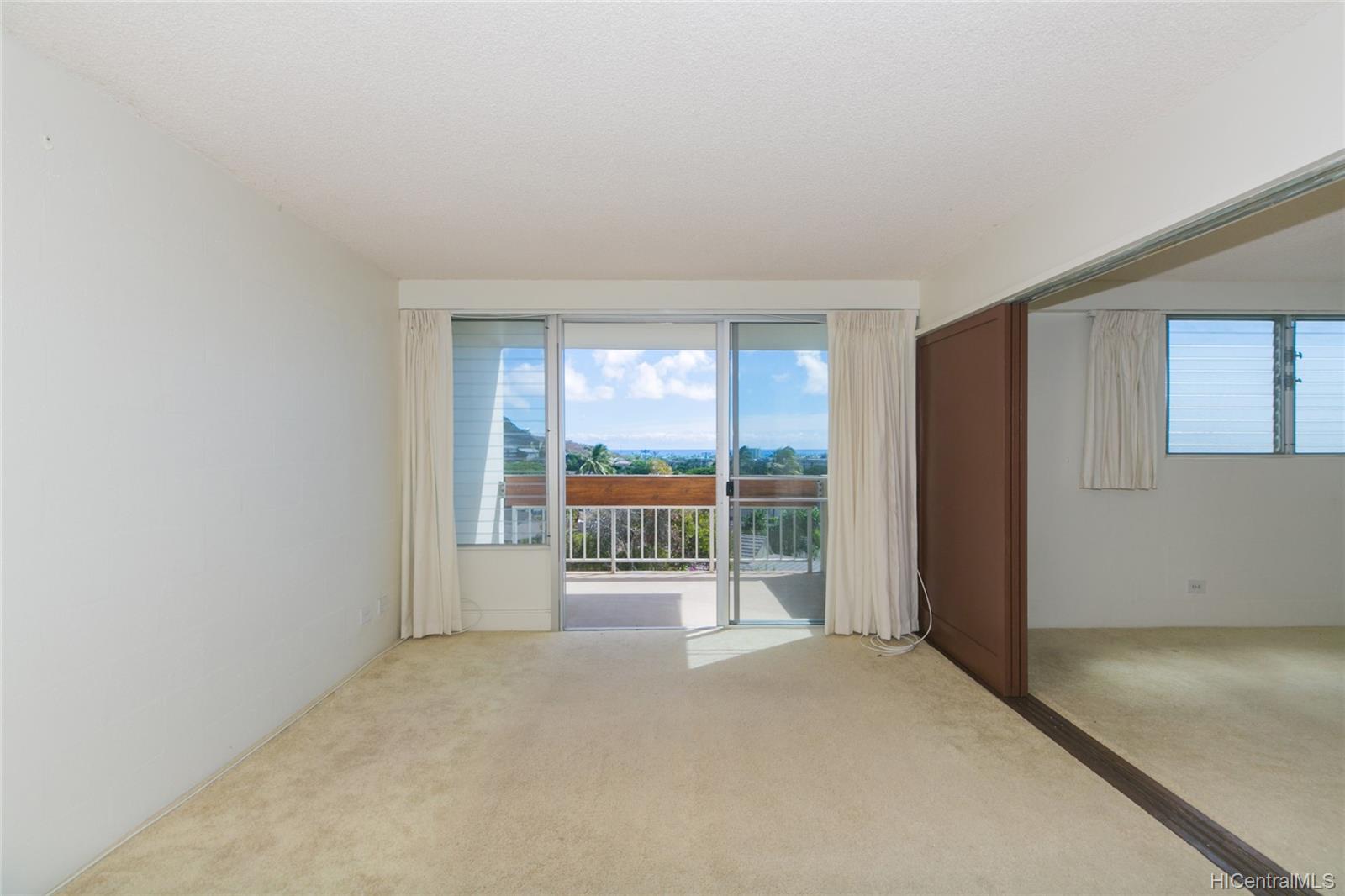 4970 Kilauea Avenue #304, Honolulu, HI 96816