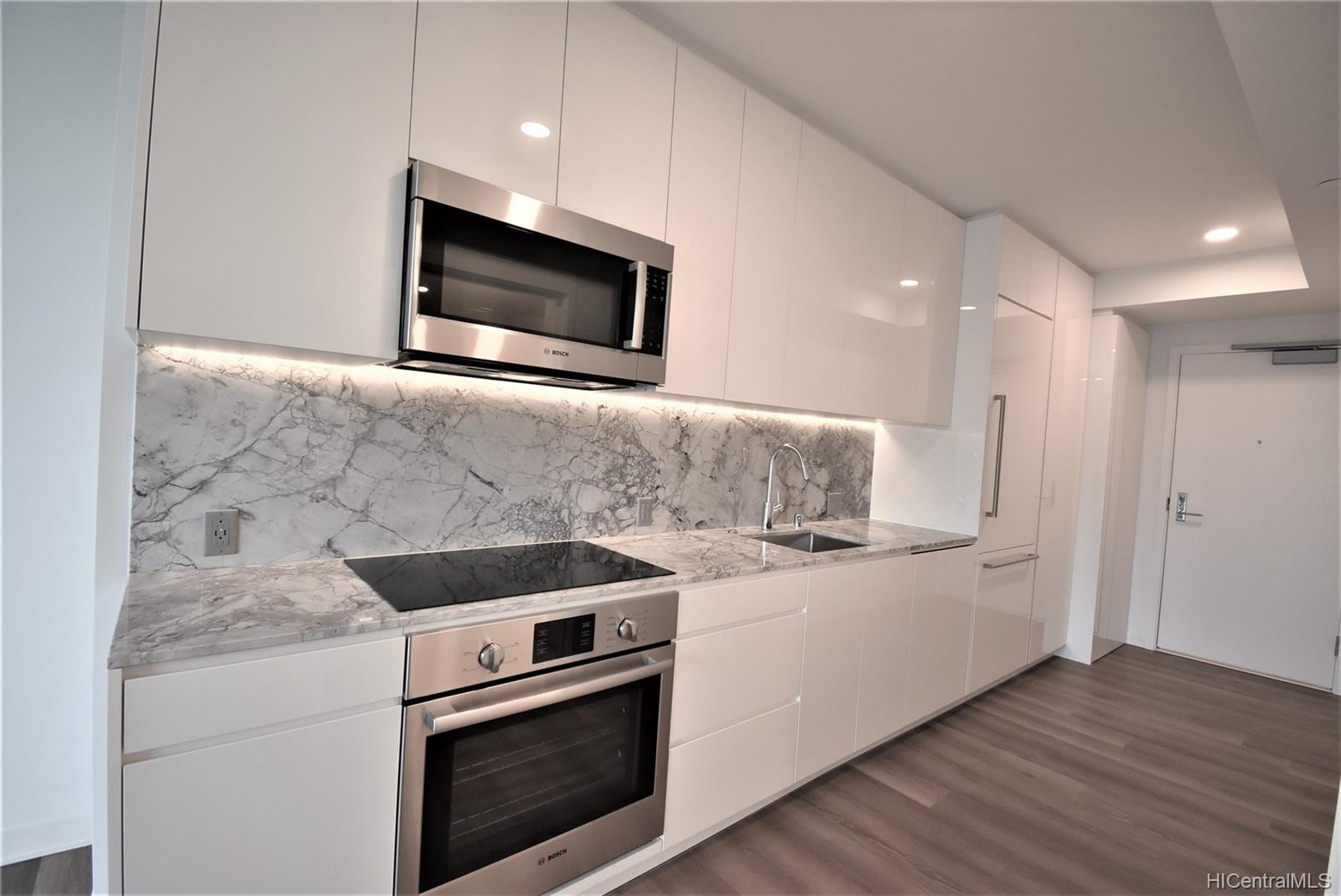 987 Queen Street #3005, Honolulu, HI 96814