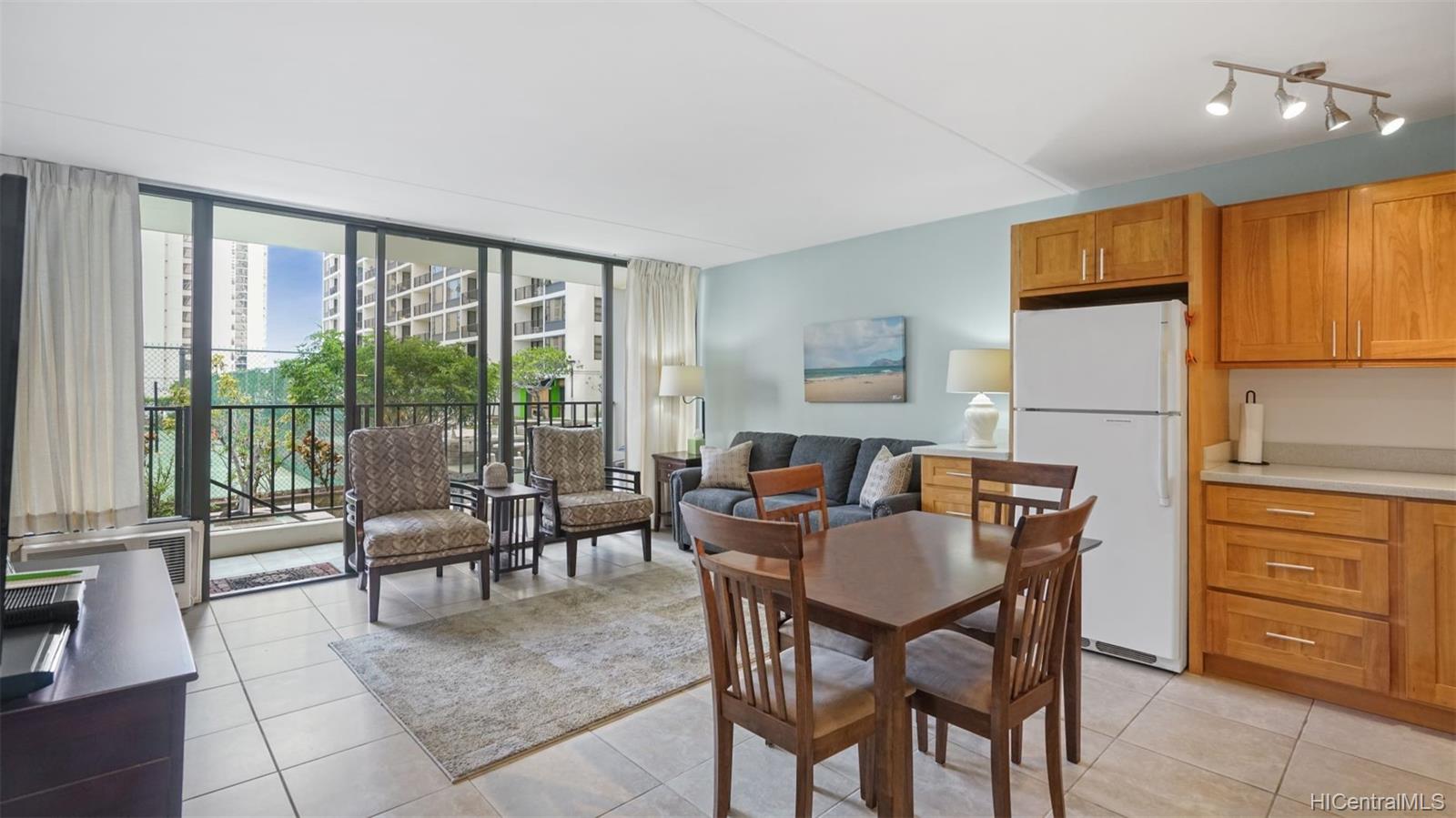 201 Ohua Avenue #612-T2 (Mauka), Honolulu, HI 96815