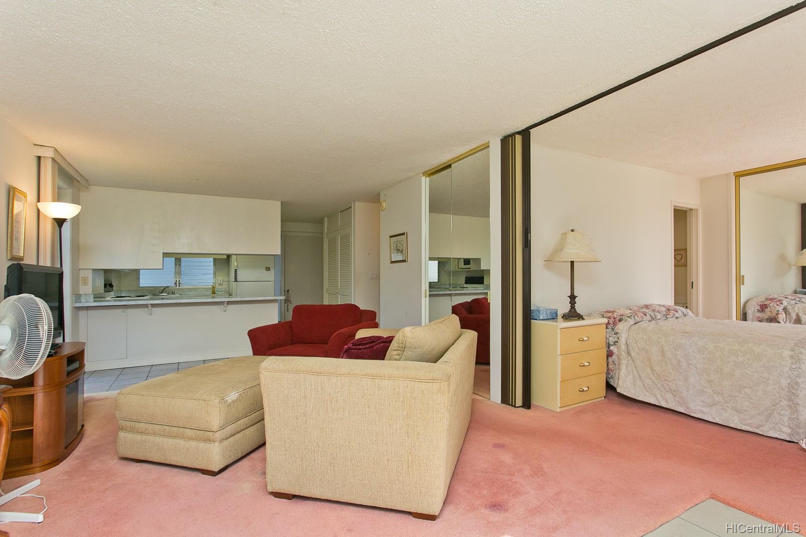 1617 Keeaumoku Street #205, Honolulu, HI 96822