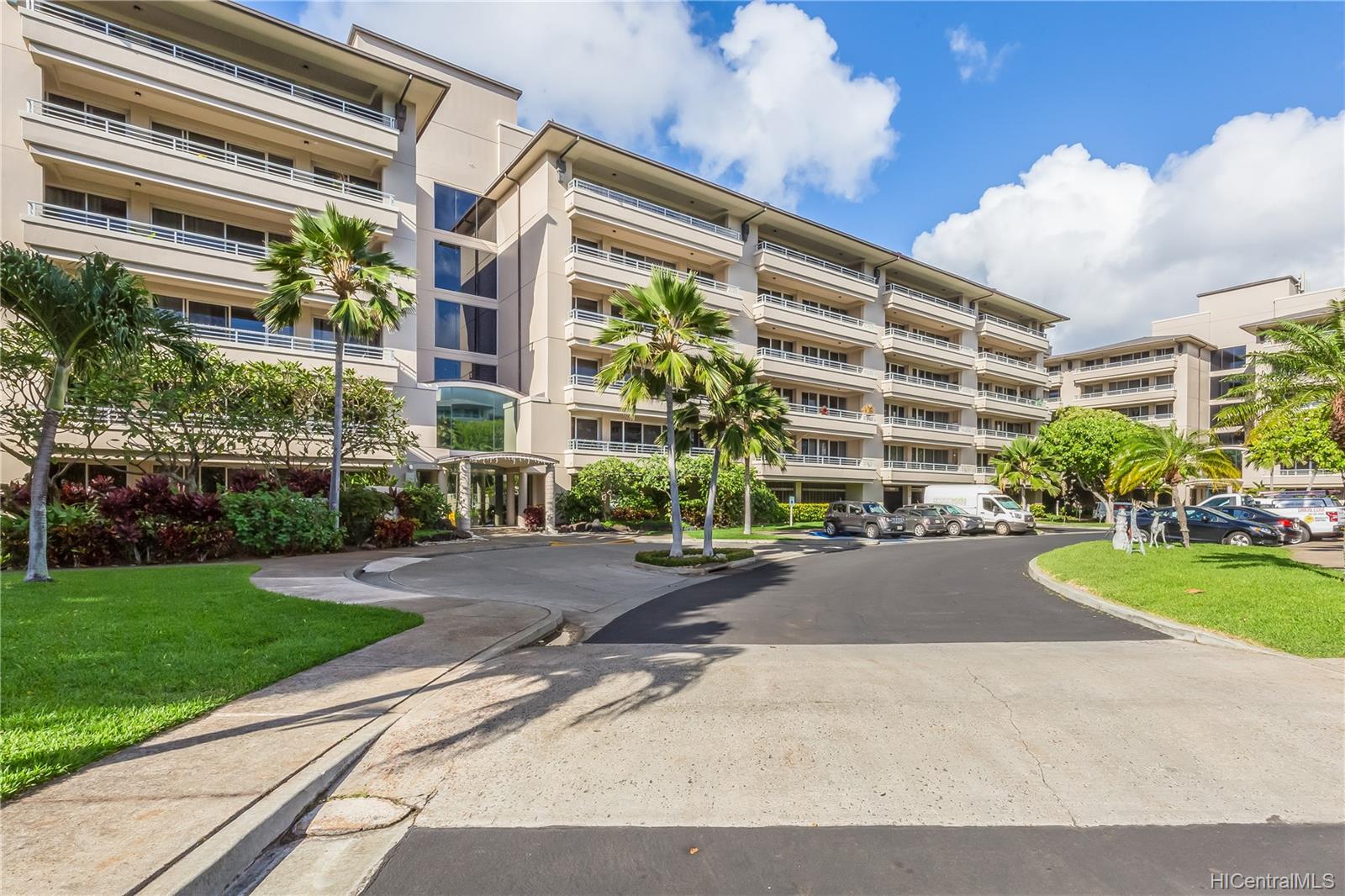 1 Keahole Place #1517, Honolulu, HI 96825