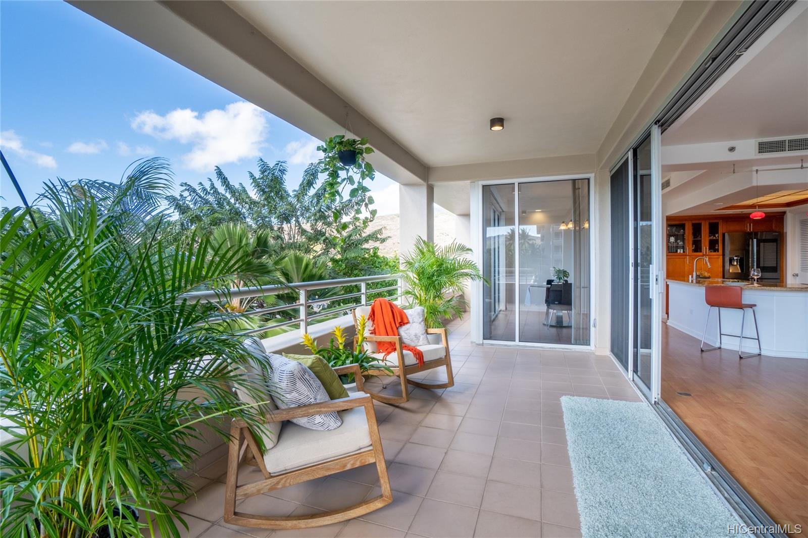 1 Keahole Place #2302, Honolulu, HI 96825