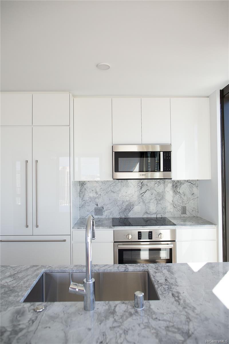 987 Queen Street #3201, Honolulu, HI 96814