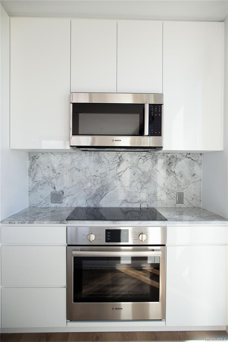 987 Queen Street #3201, Honolulu, HI 96814
