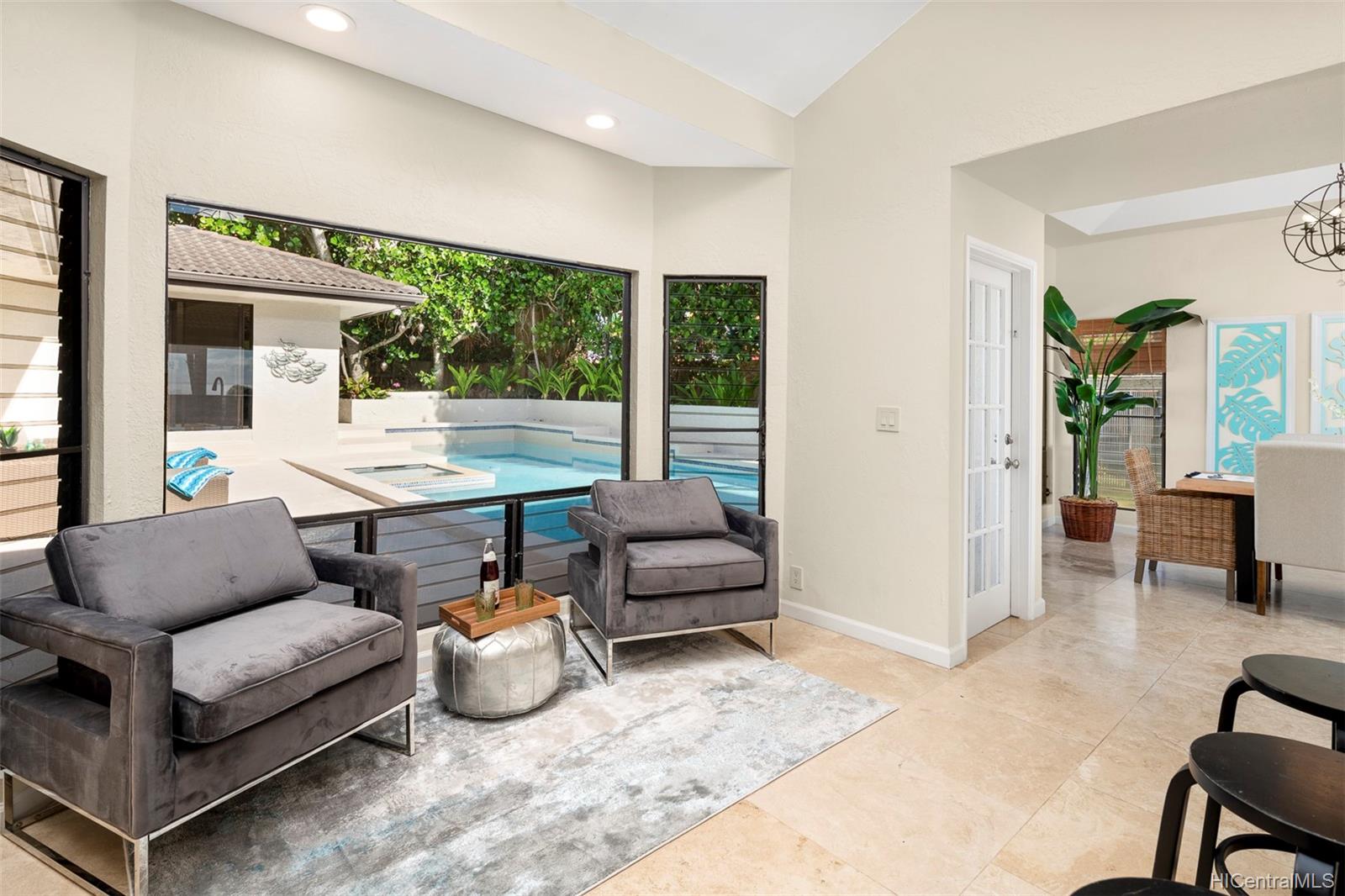 664 Kaulana Place Honolulu, HI 96821