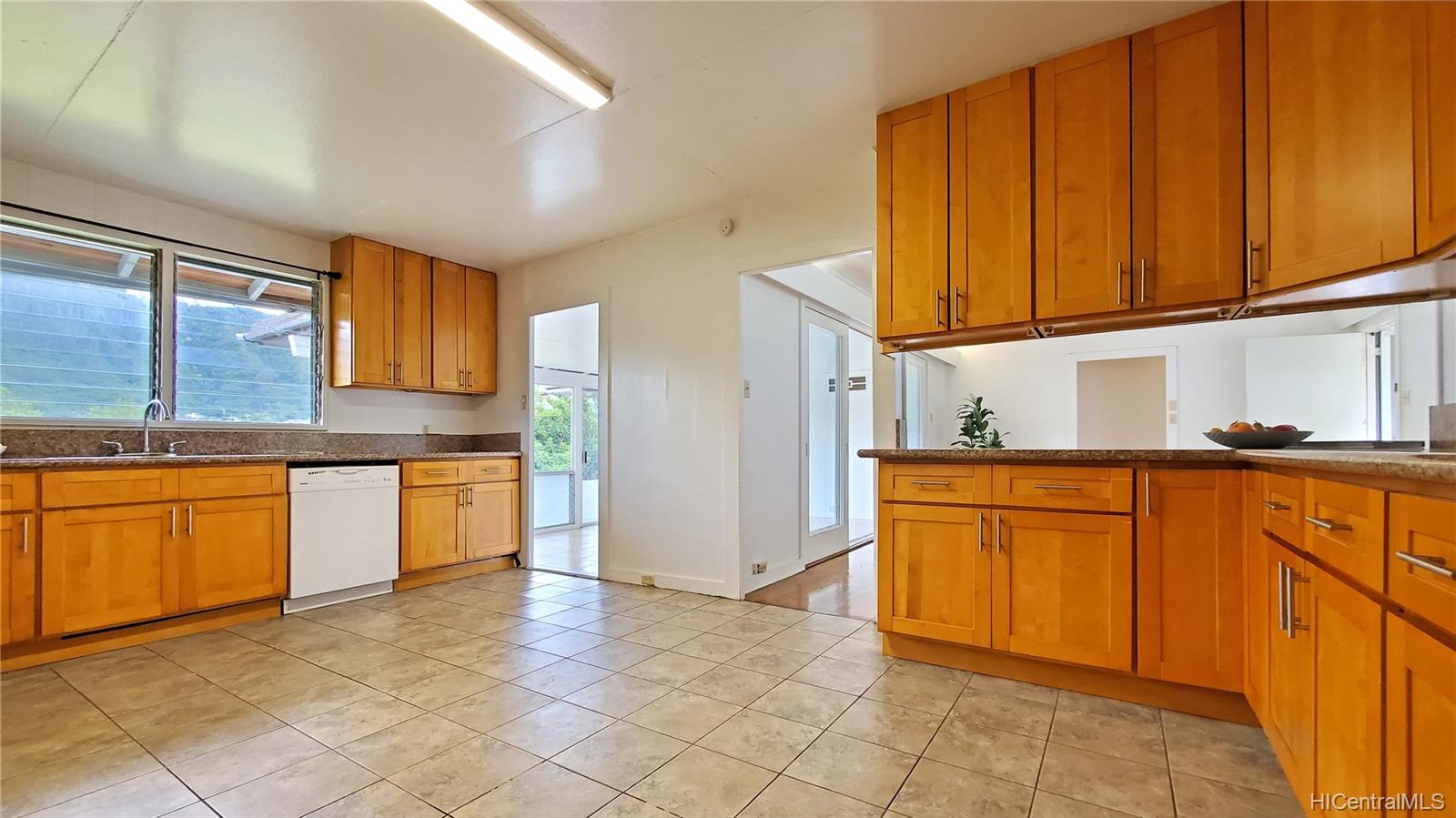 2936 Kalawao Place Honolulu, HI 96822