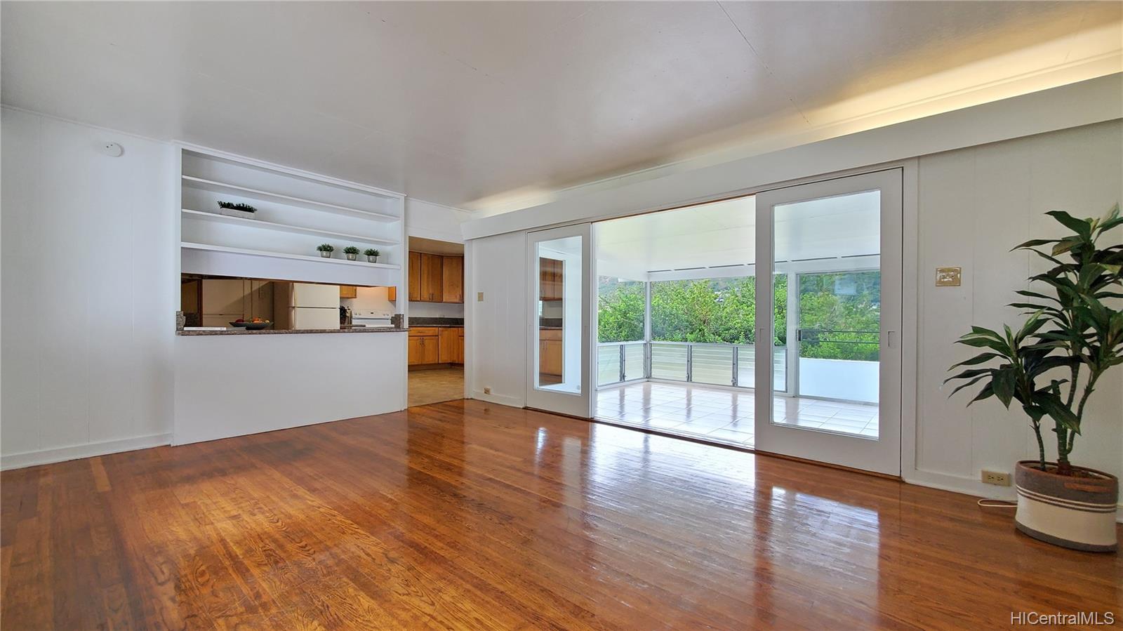 2936 Kalawao Place Honolulu, HI 96822