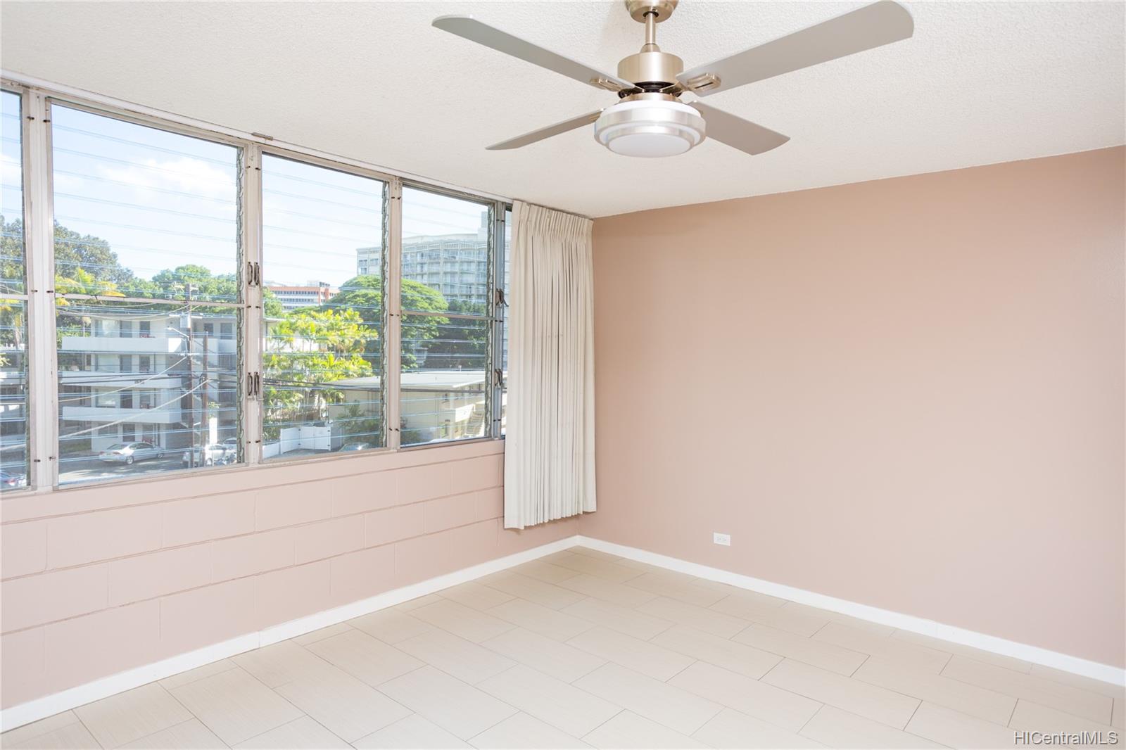 1550 Wilder Avenue #A413, Honolulu, HI 96822