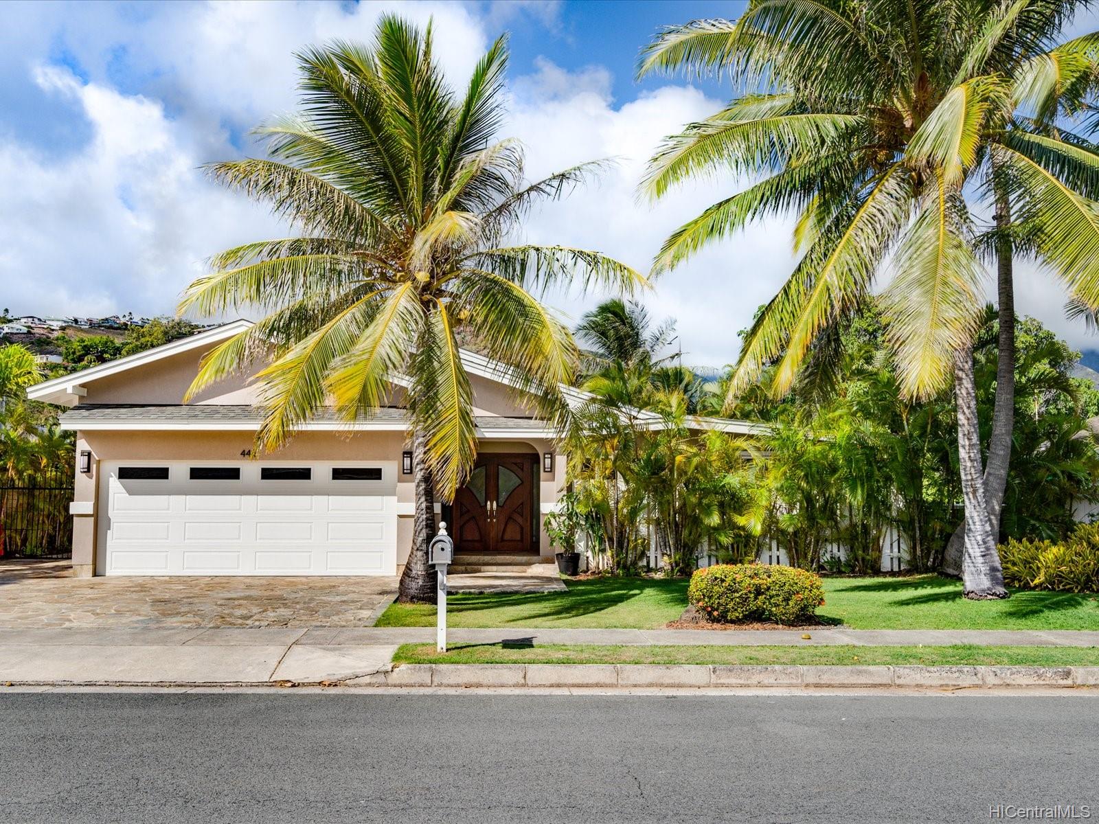 444 Wailupe Circle Honolulu, HI 96821