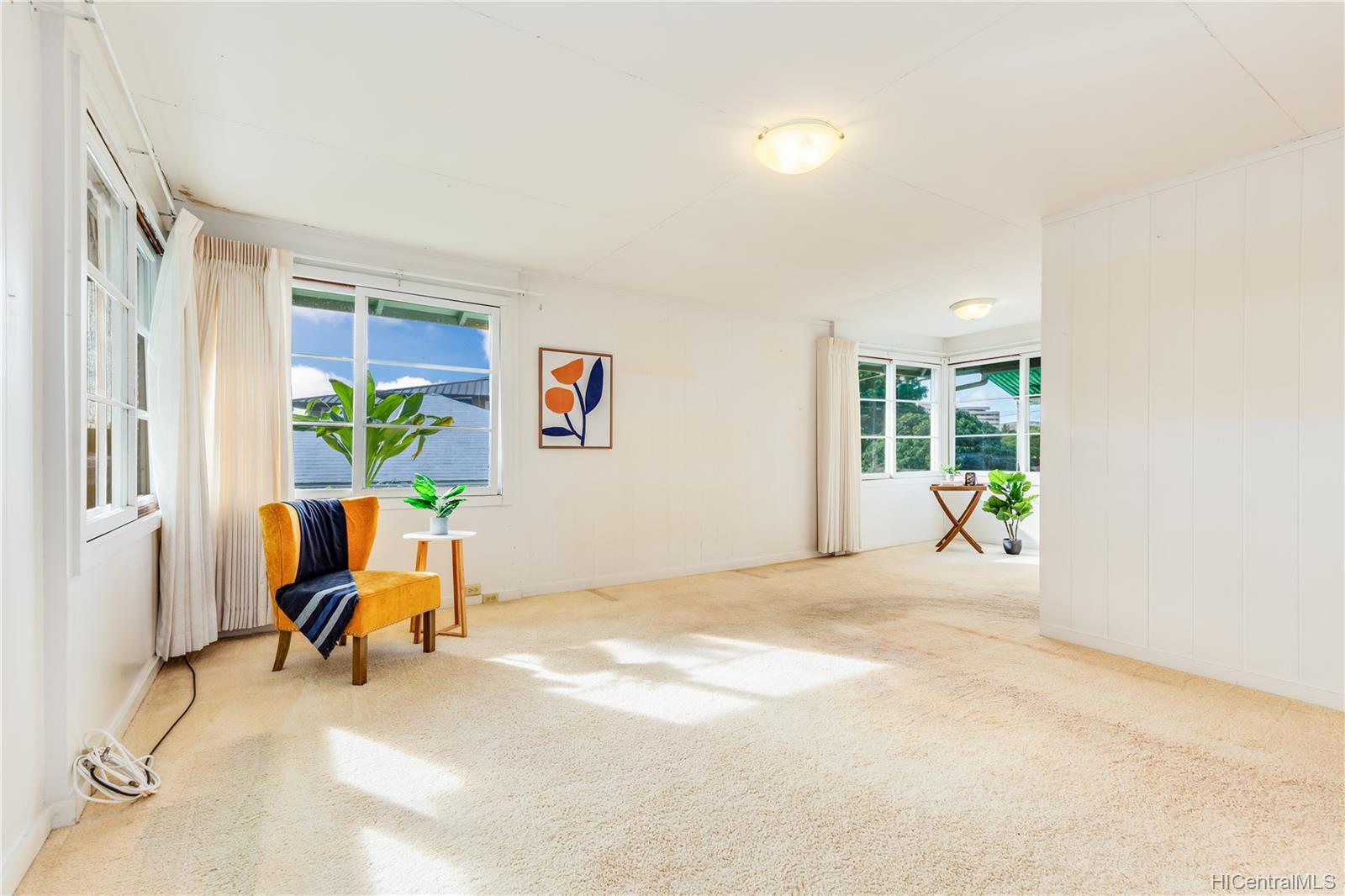 1338 Hoakoa Place Honolulu, HI 96821