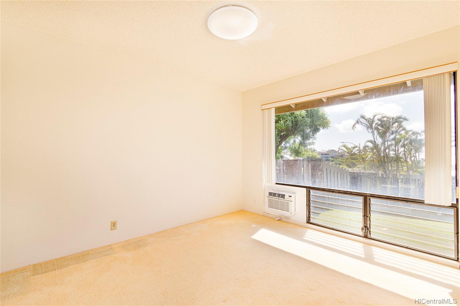 2146 Halakau Street Honolulu, HI 96821