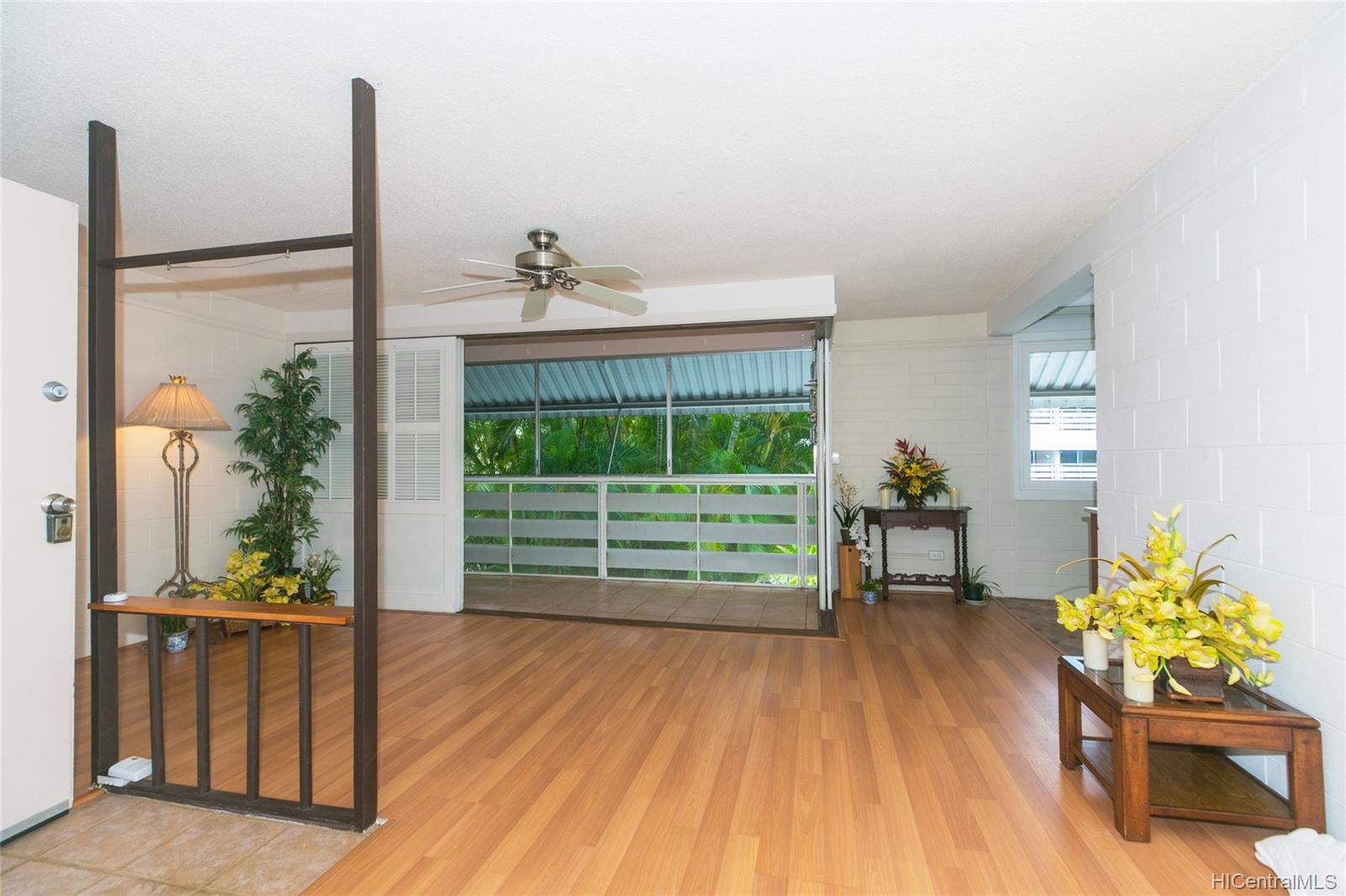 1330 Wilder Avenue #206, Honolulu, HI 96822