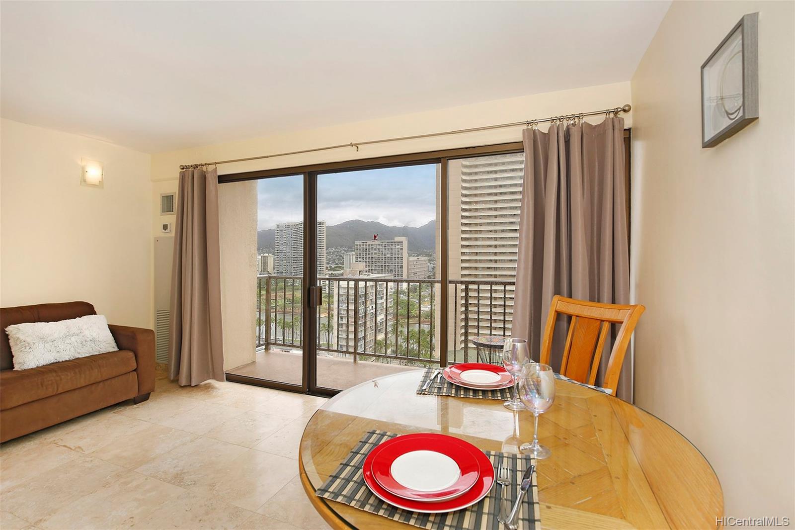 2140 Kuhio Avenue #1812, Honolulu, HI 96815