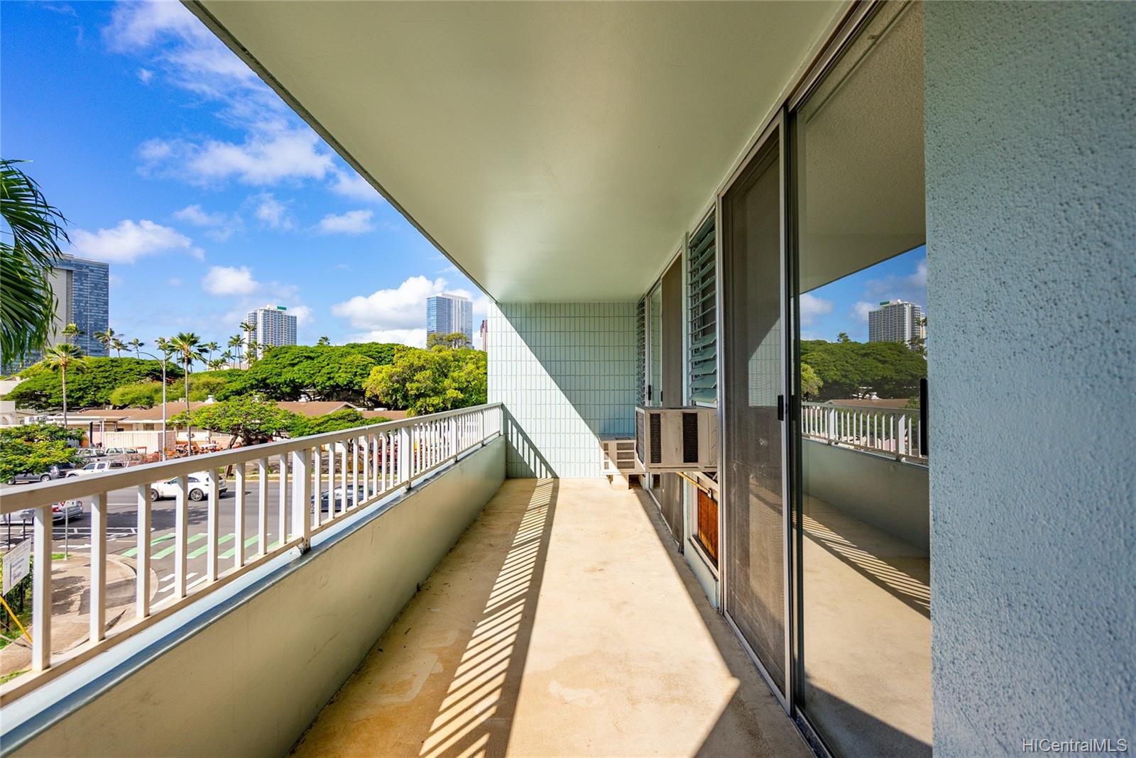 1122 Elm Street #302, Honolulu, HI 96814