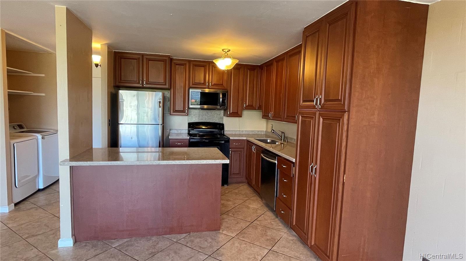 1830 Wilikina Drive #606, Wahiawa, HI 96786