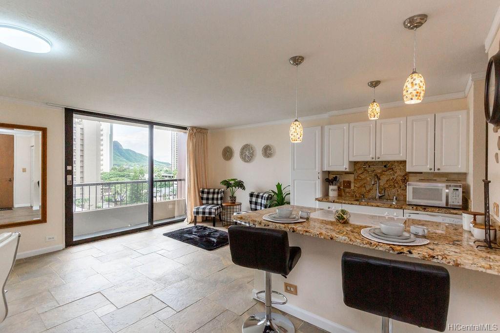 320 Liliuokalani Avenue #901, Honolulu, HI 96815