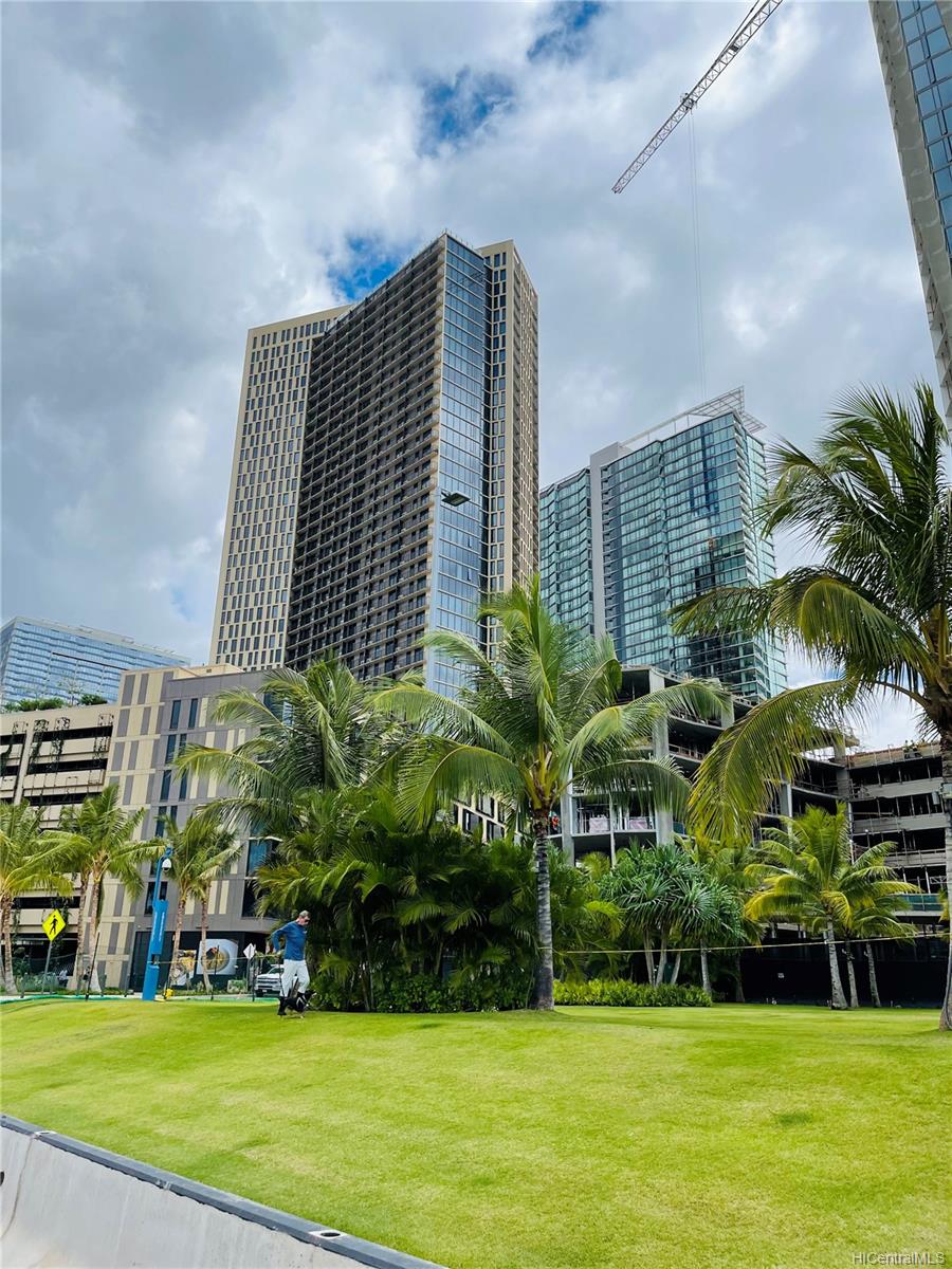 987 Queen Street #3205, Honolulu, HI 96814