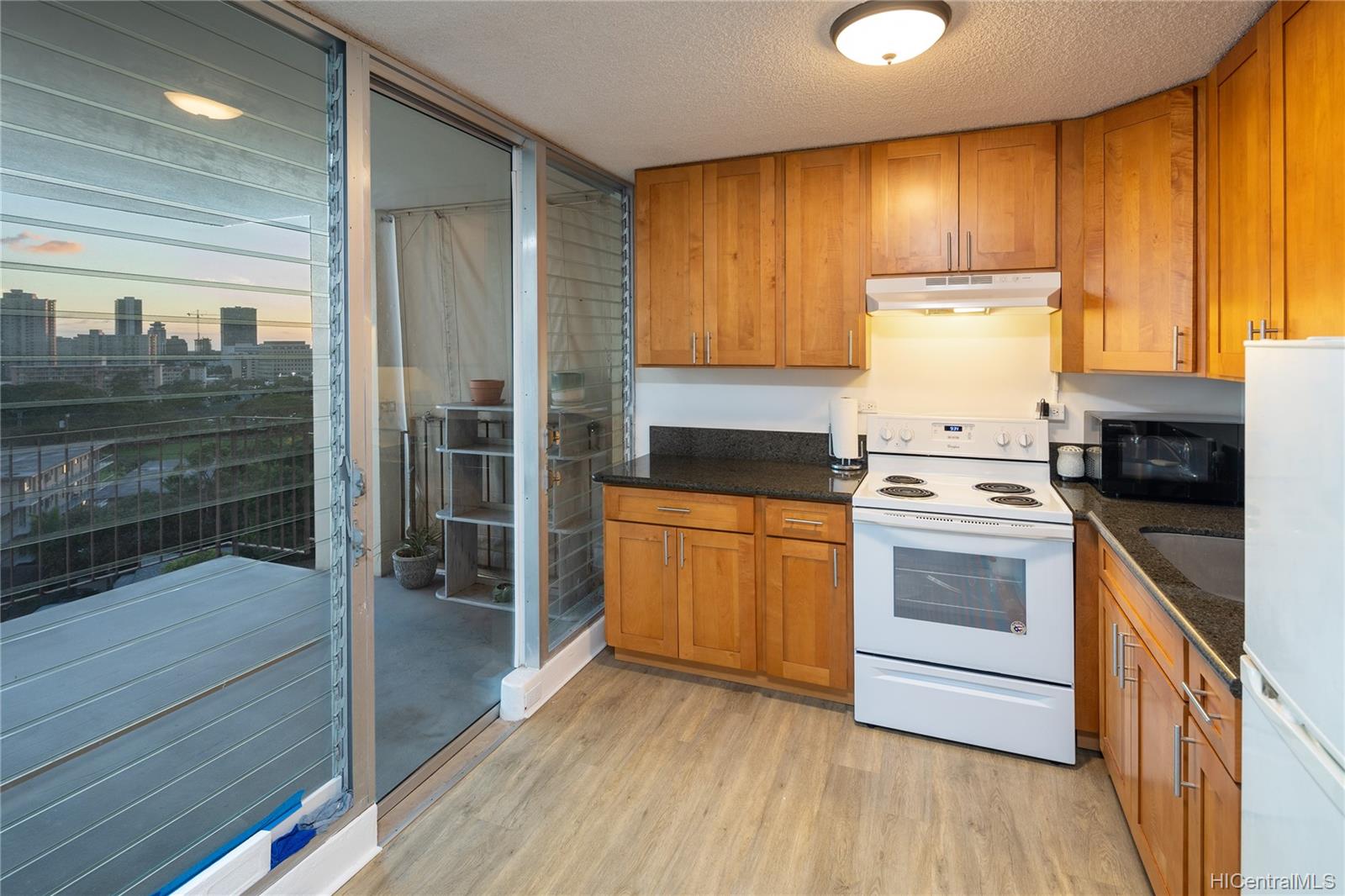 1634 Makiki Street #805, Honolulu, HI 96822