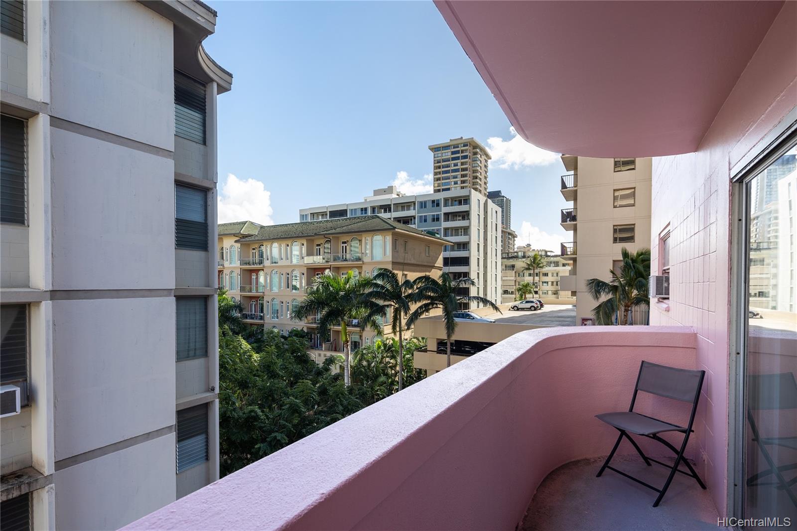 2118 Kuhio Avenue #604, Honolulu, HI 96815