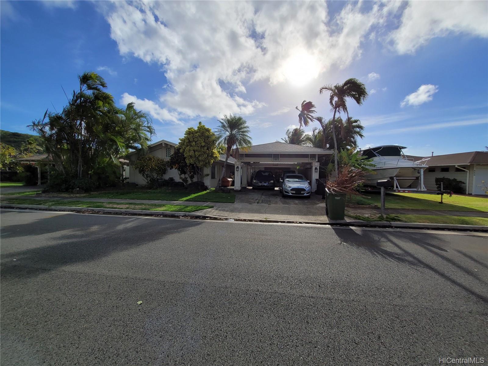 559 Kumukahi Place Honolulu, HI 96825