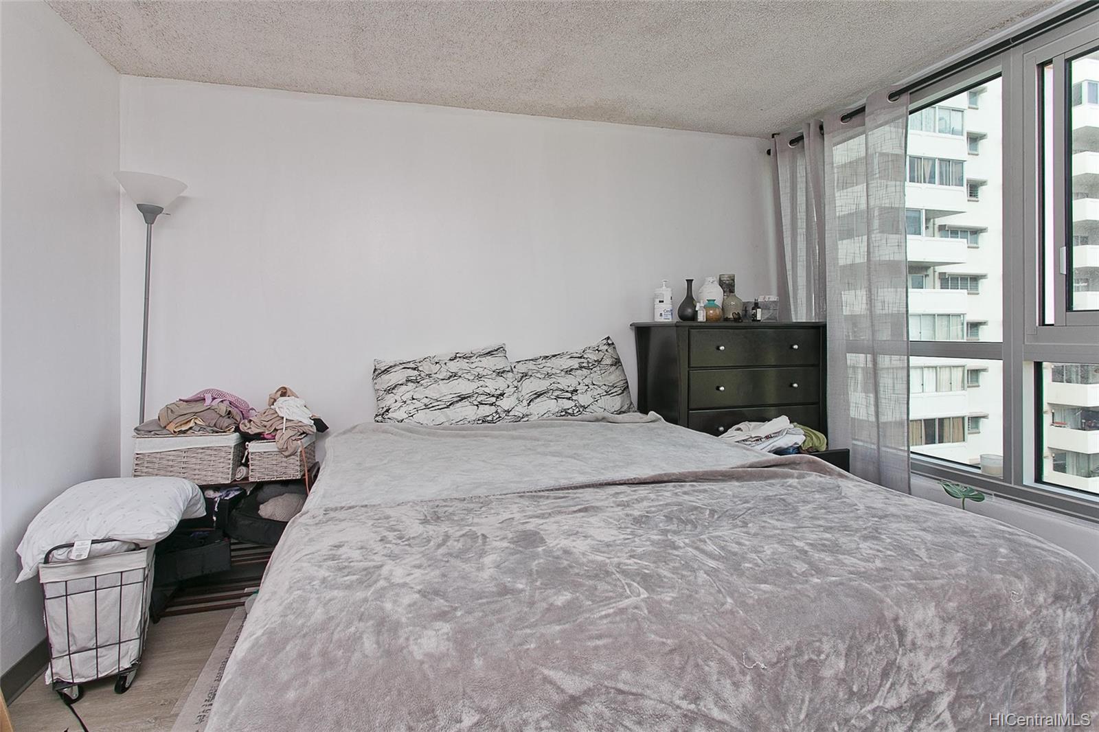 2421 Tusitala Street #1001, Honolulu, HI 96815