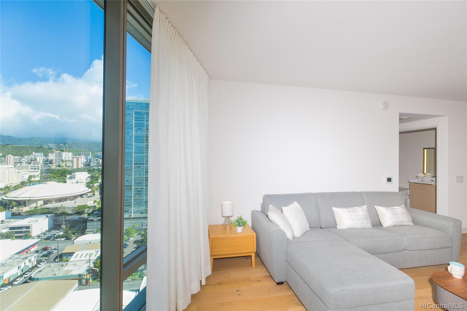 1001 Queen Street #2207, Honolulu, HI 96814