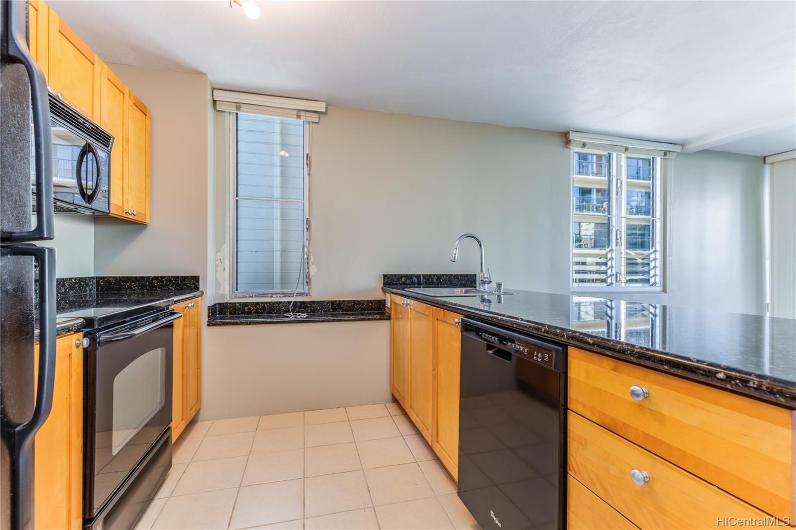 430 Kaiolu Street #909, Honolulu, HI 96815