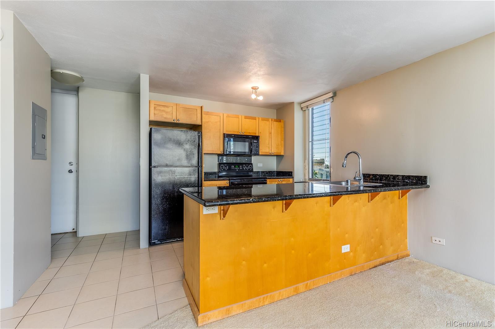 430 Kaiolu Street #909, Honolulu, HI 96815