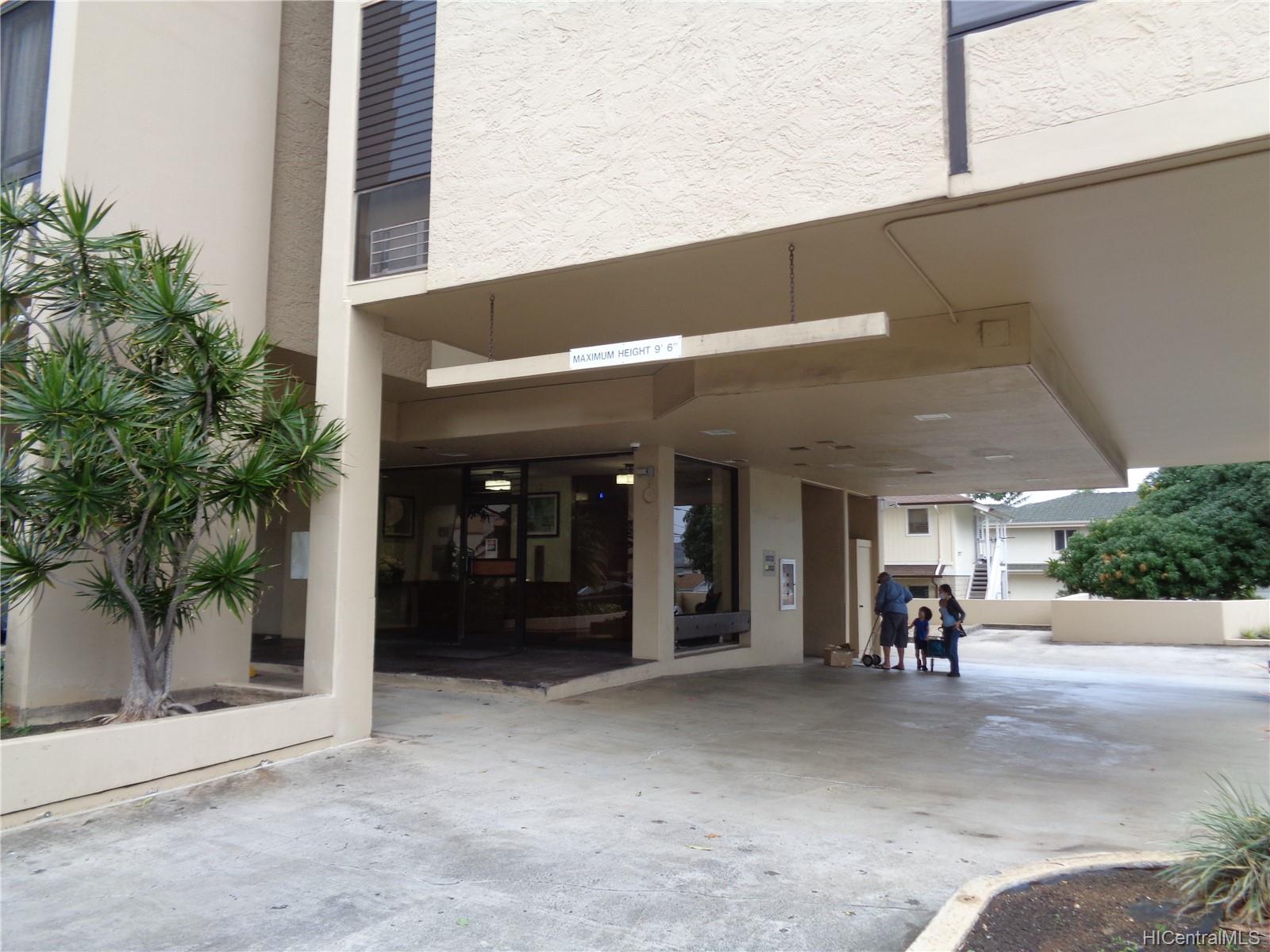 1505 Alexander Street #906, Honolulu, HI 96822