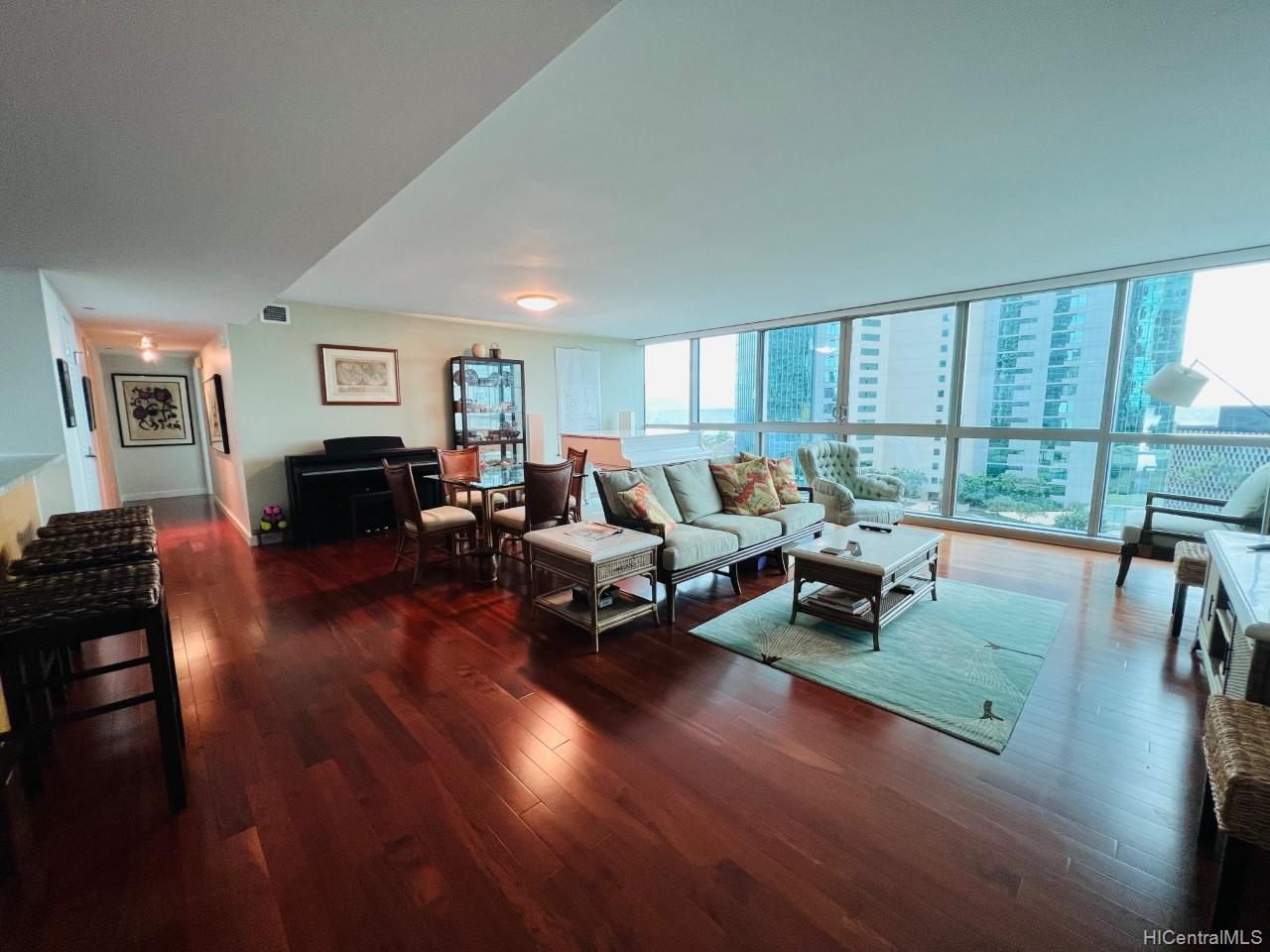 1177 Queen Street #1208, Honolulu, HI 96814