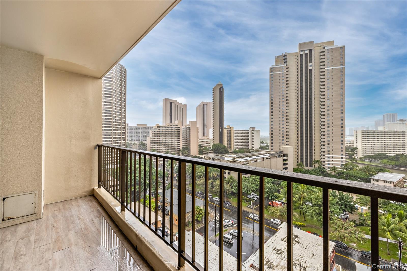 411 Hobron Lane #1408, Honolulu, HI 96815