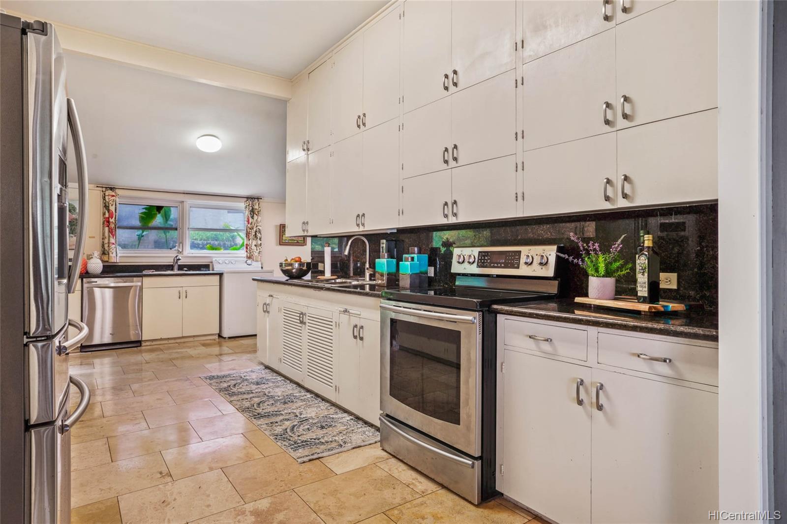 3809 Tantalus Drive Honolulu, HI 96822