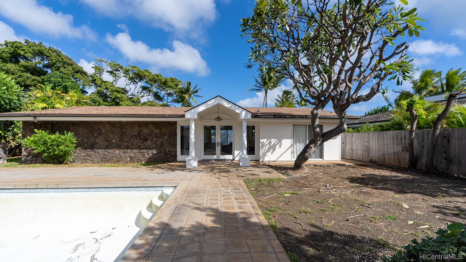 344 Wailupe Circle Honolulu, HI 96821