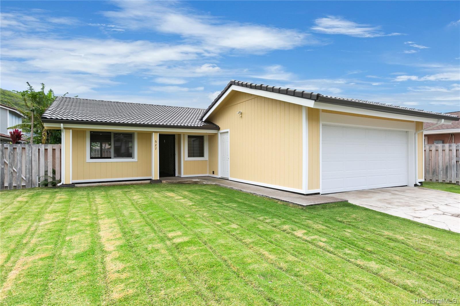 627 Inuwai Place Honolulu, HI 96825