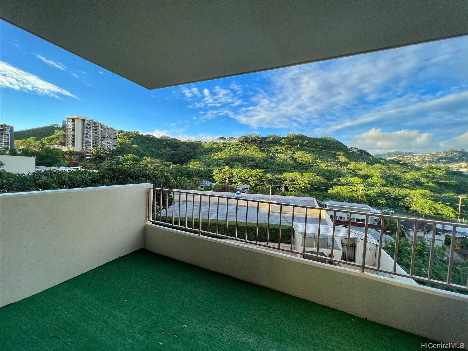 1001 Wilder Avenue #304, Honolulu, HI 96822