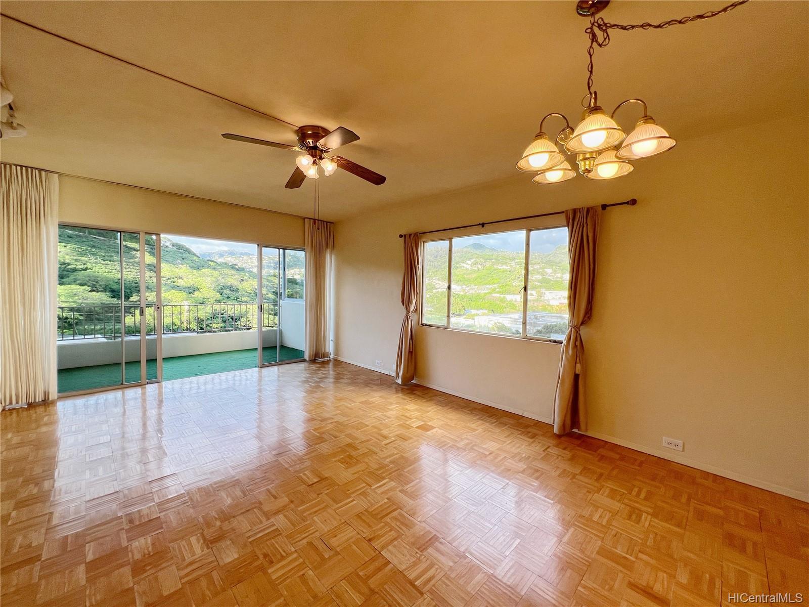 1001 Wilder Avenue #304, Honolulu, HI 96822