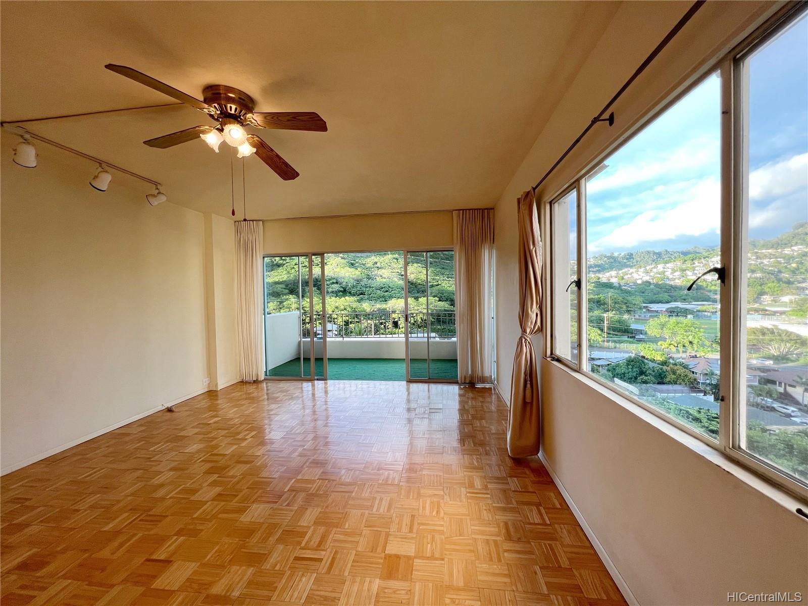 1001 Wilder Avenue #304, Honolulu, HI 96822