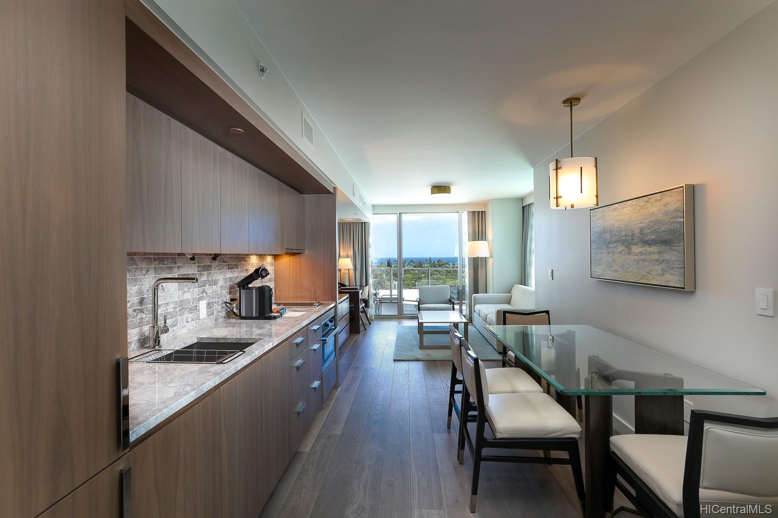 2139 Kuhio Avenue #D1001, Honolulu, HI 96815
