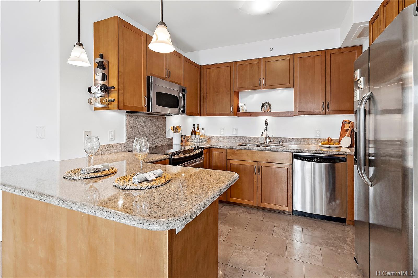 421 Olohana Street #904, Honolulu, HI 96815