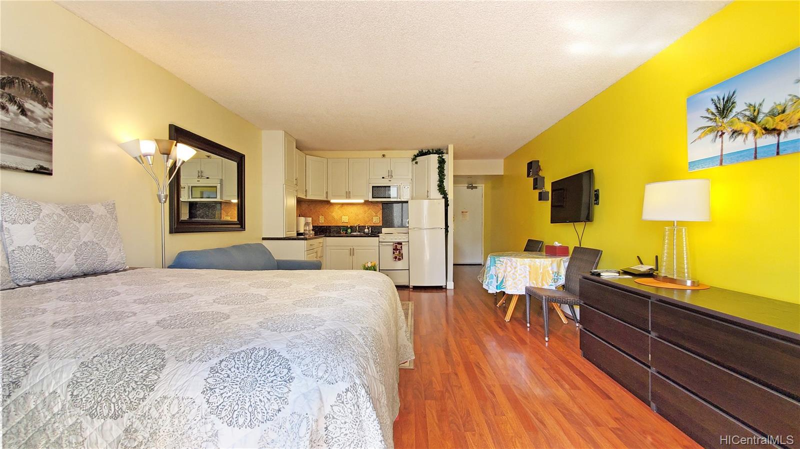 364 Seaside Avenue #709, Honolulu, HI 96815