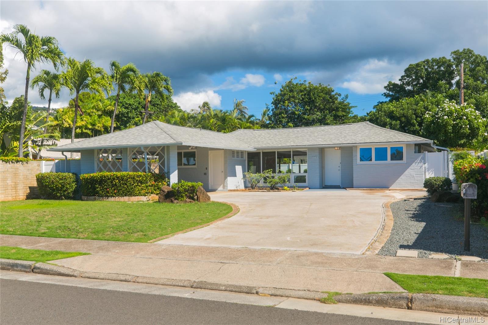 1081 Makaiwa Street Honolulu, HI 96816