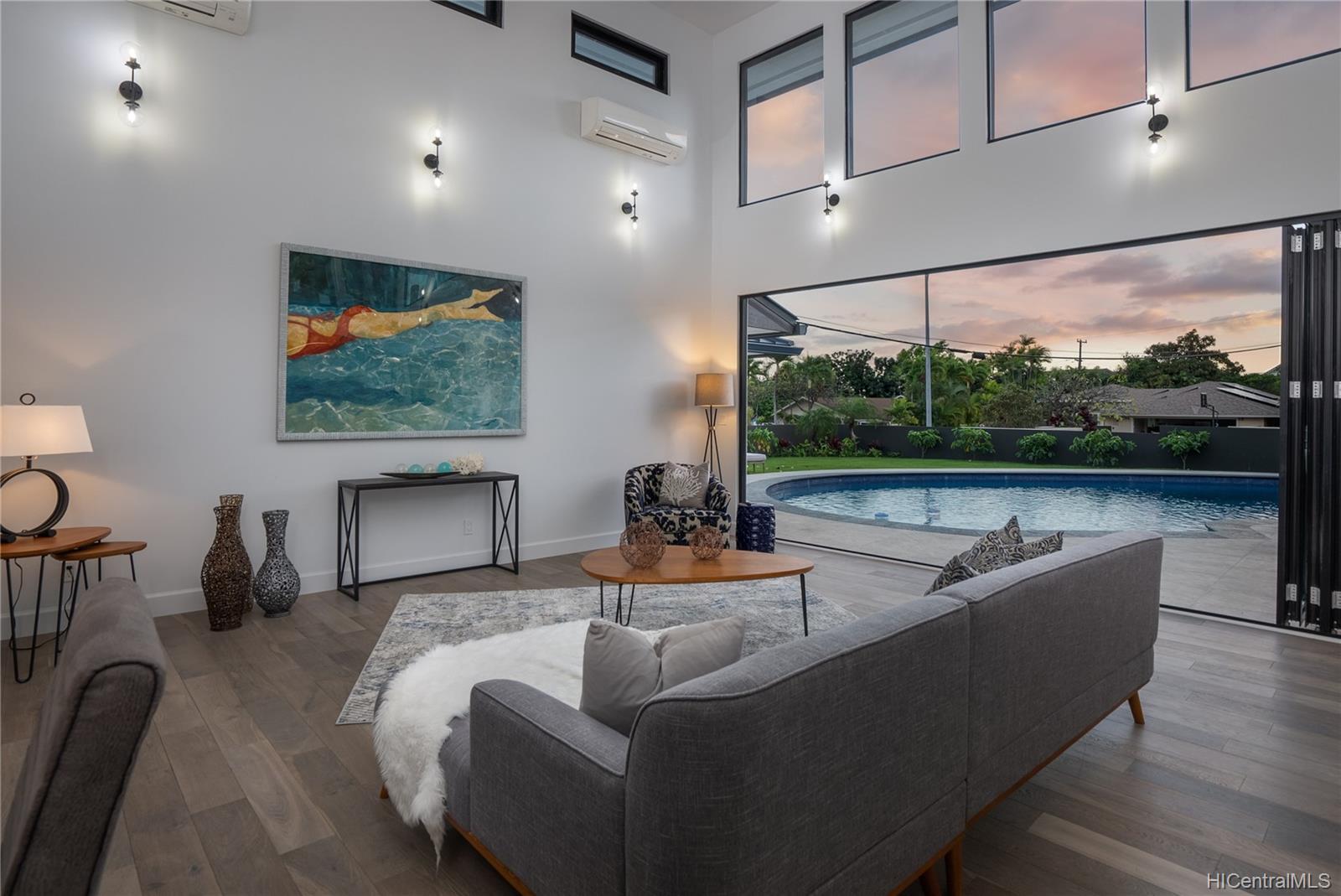 745 Hunakai Street Honolulu, HI 96816