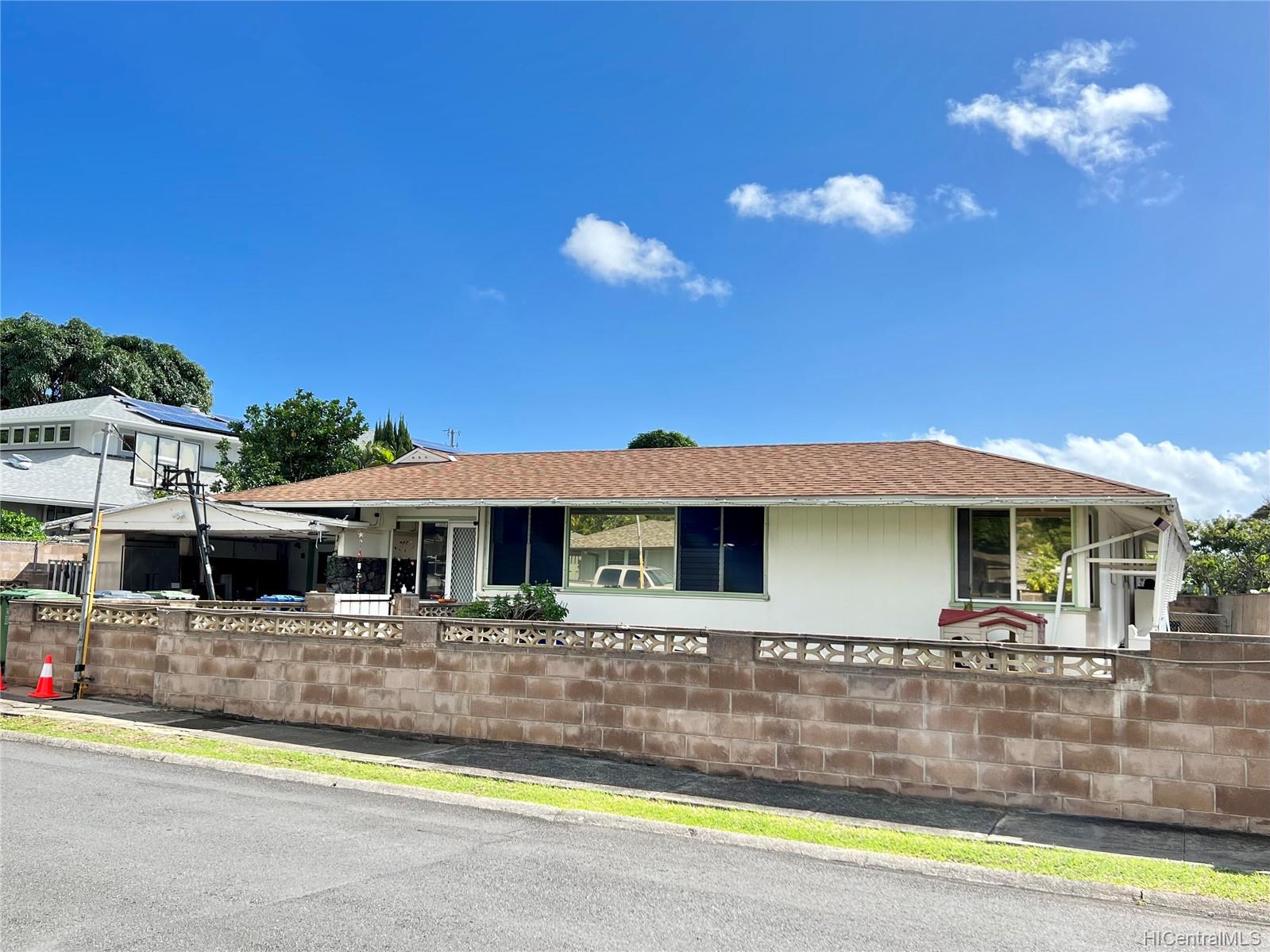 5381 Papai Street Honolulu, HI 96821