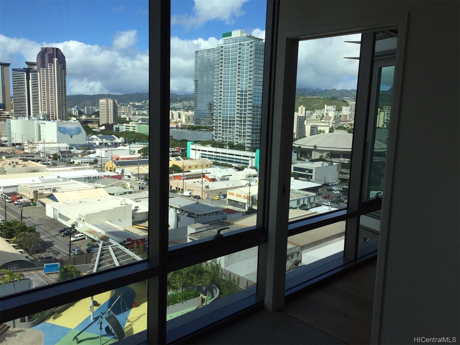 1001 Queen Street #1209, Honolulu, HI 96814