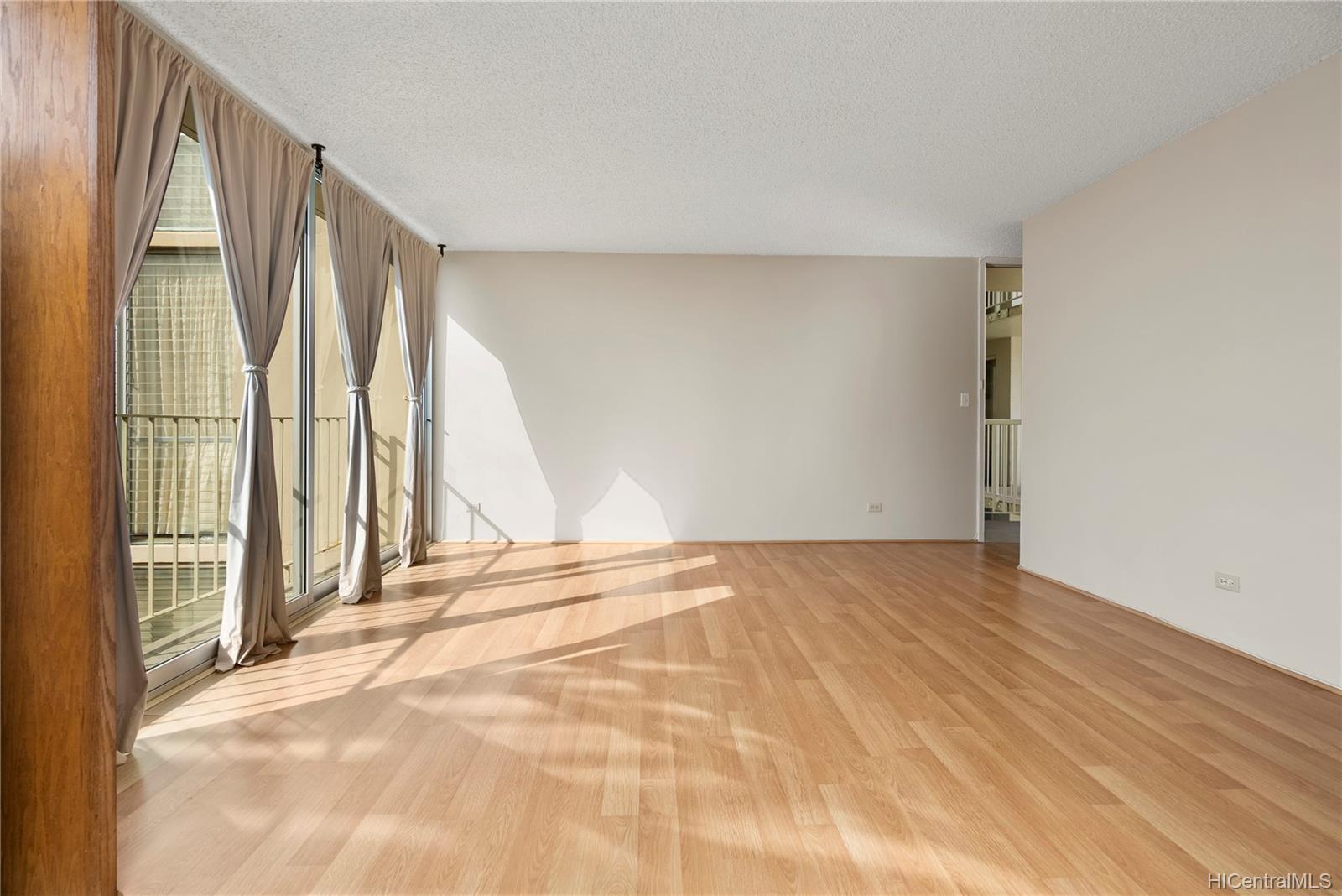 1702 Kewalo Street #706, Honolulu, HI 96822