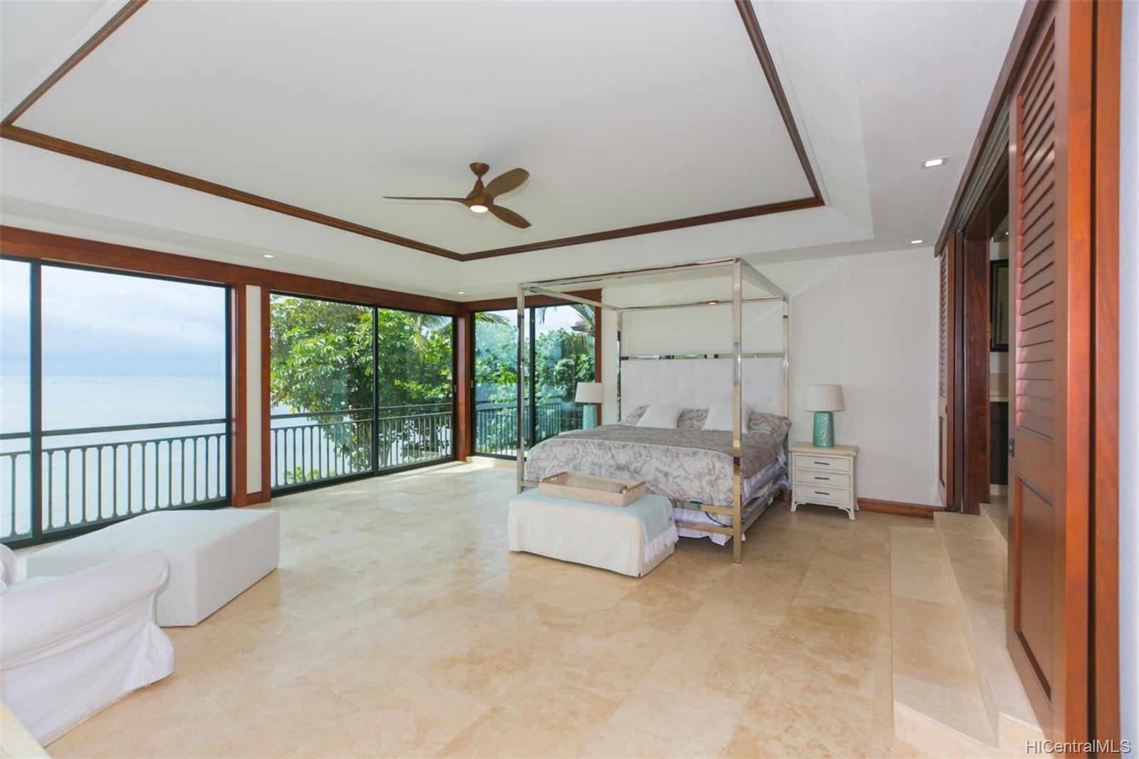 5017 Kalanianaole Highway Honolulu, HI 96821