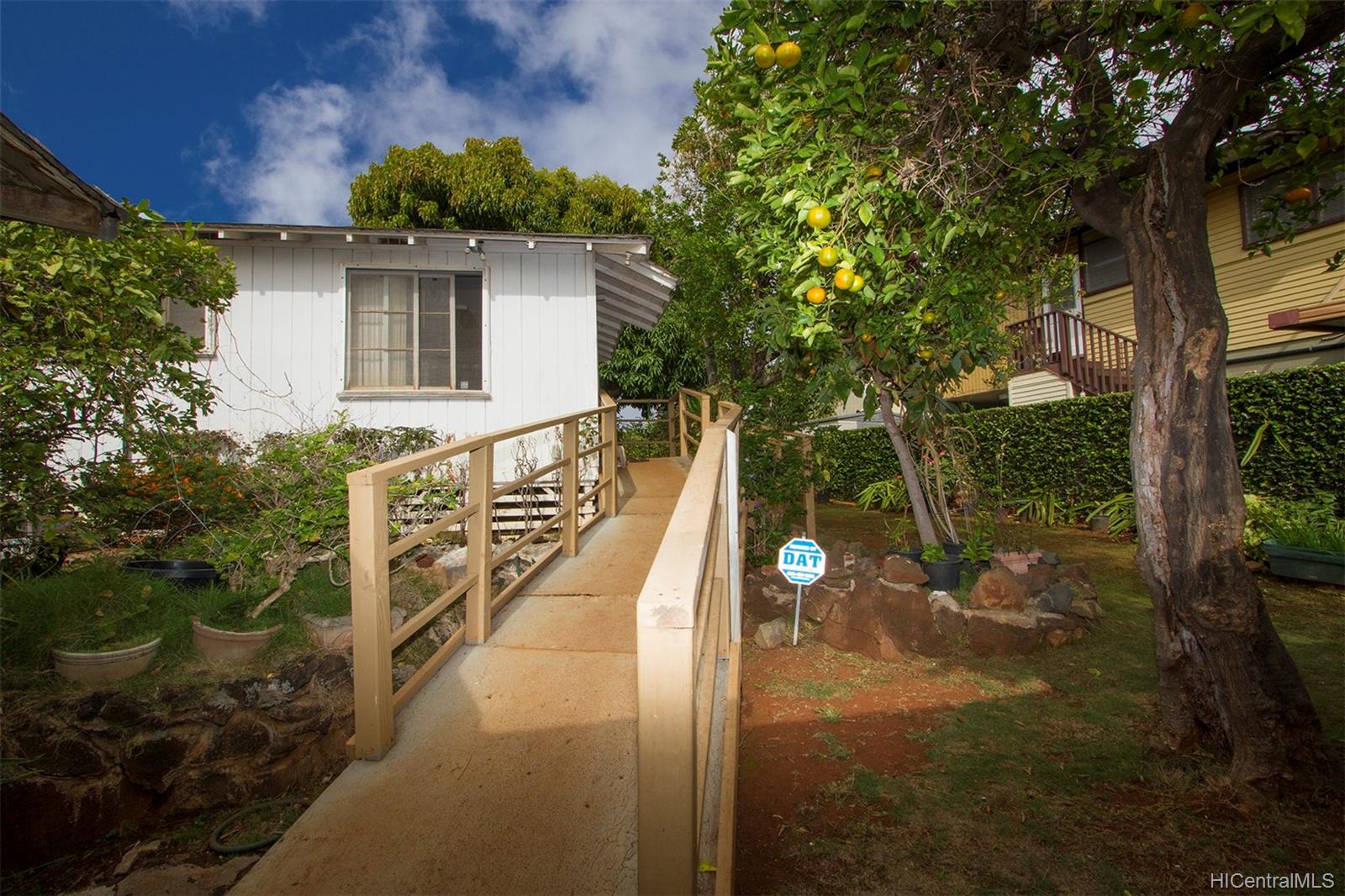 1138 15th Avenue Honolulu, HI 96816