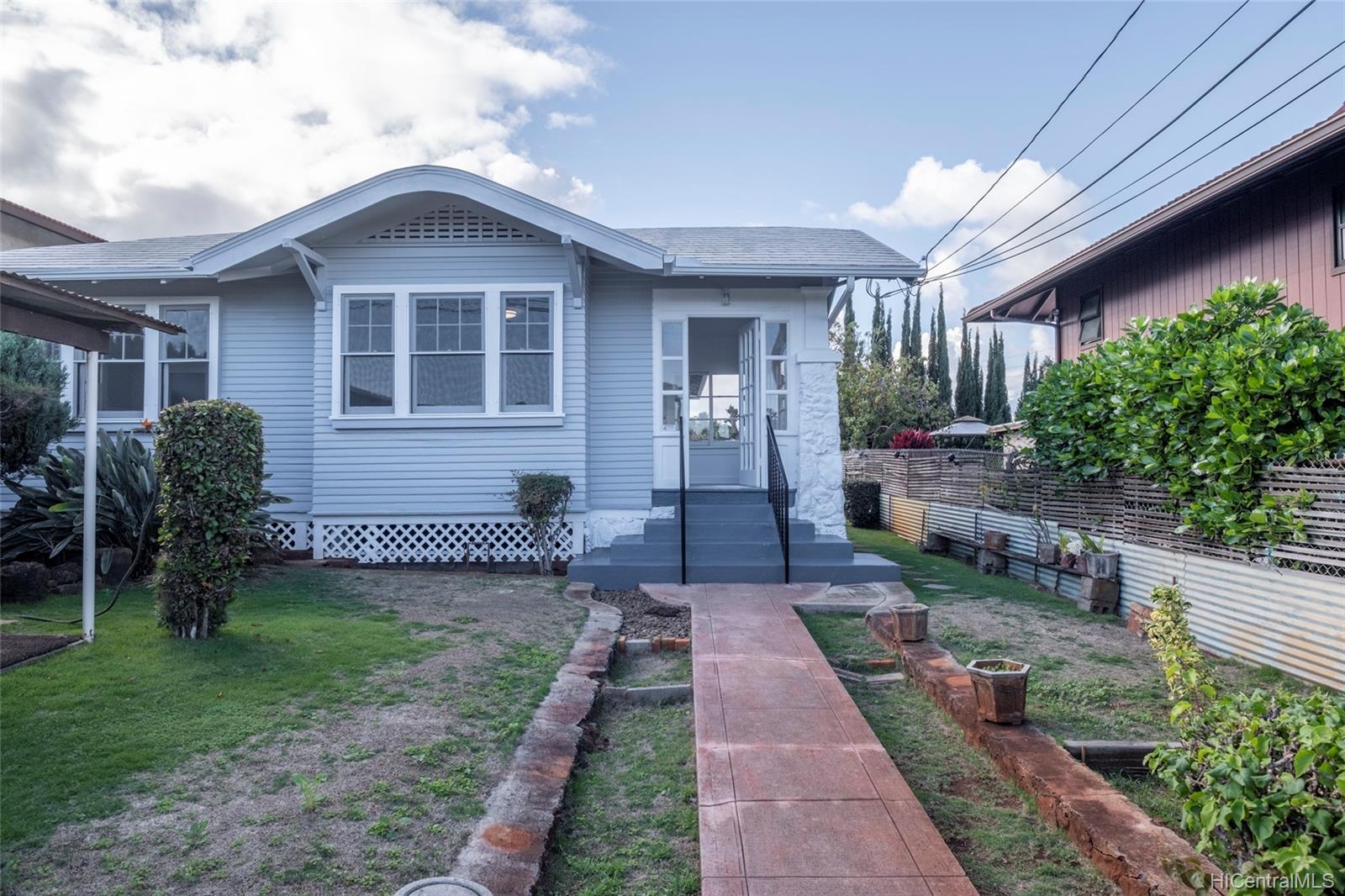 1048 17th Avenue Honolulu, HI 96816