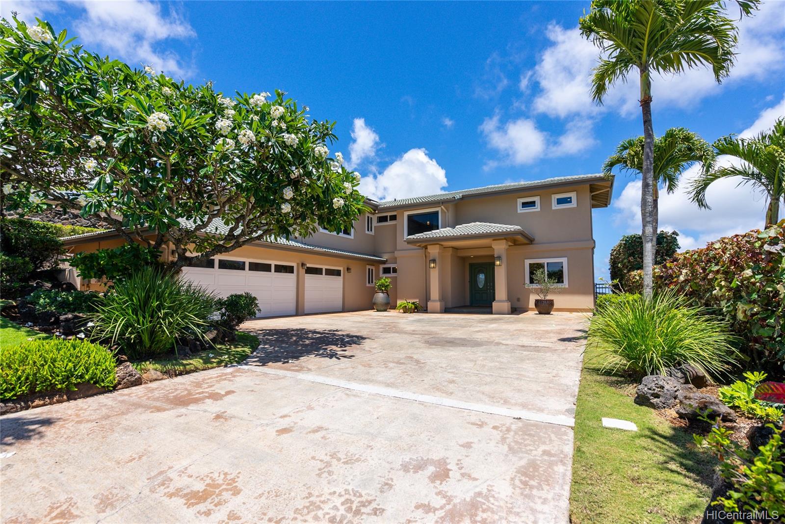 5349 Kahalakua Street Honolulu, HI 96821